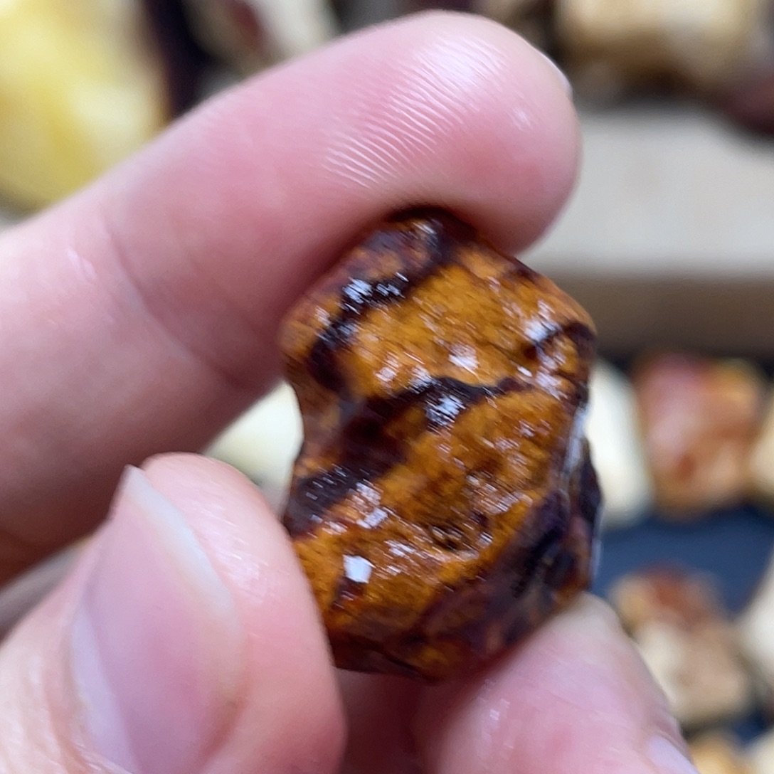 未镶嵌定制琥珀?**゛定制