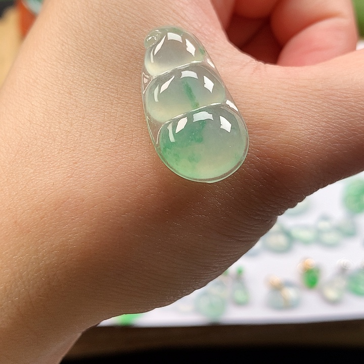 翡翠未镶嵌吊坠(不含链)豆子