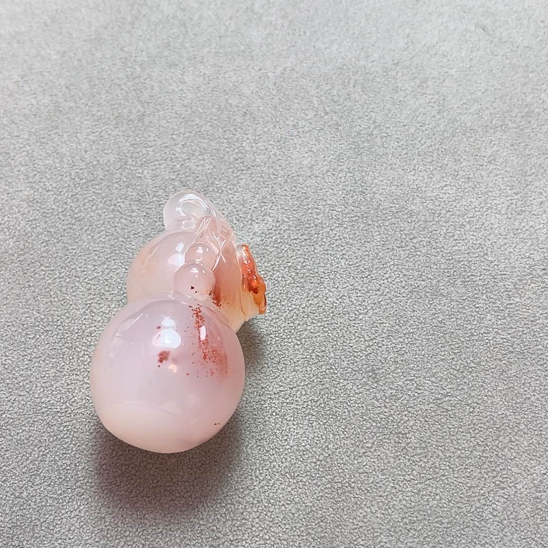 罗****玛瑙/玉髓未镶嵌葫芦