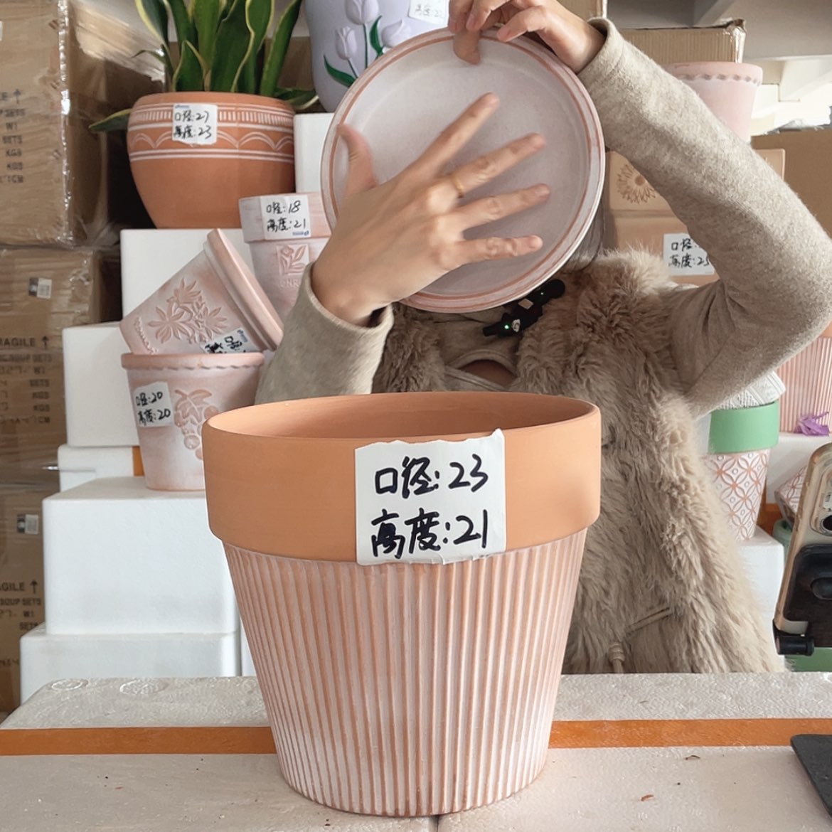 【闪购商品】红陶带托复古竖纹23-21