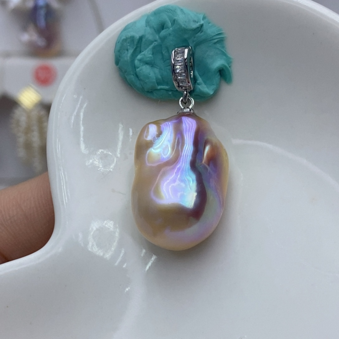 淡水珍珠吊坠(赠链)未镶嵌