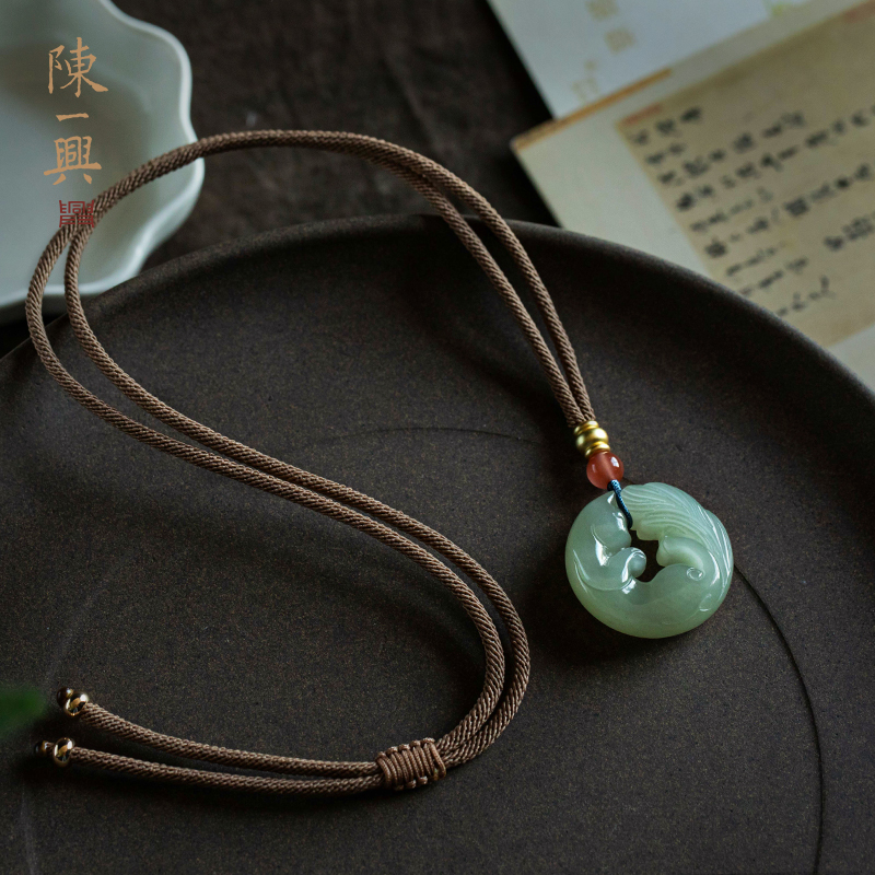 一眼万年的感觉谁懂！高级感平安扣手工雕刻和田玉佛吊坠
