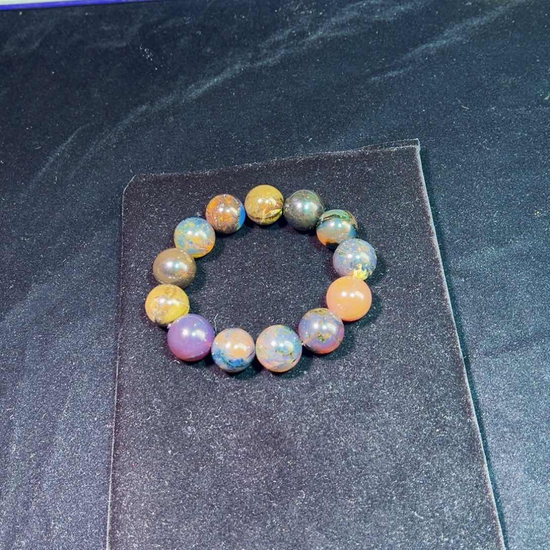 琥珀裸石未镶嵌琥珀