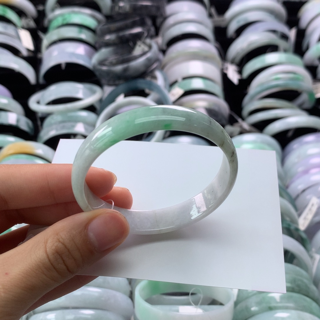 翡翠手镯未镶嵌公主