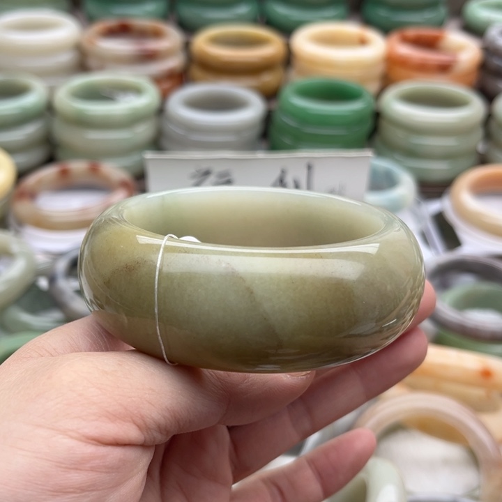 石英质玉手镯未镶嵌?****?