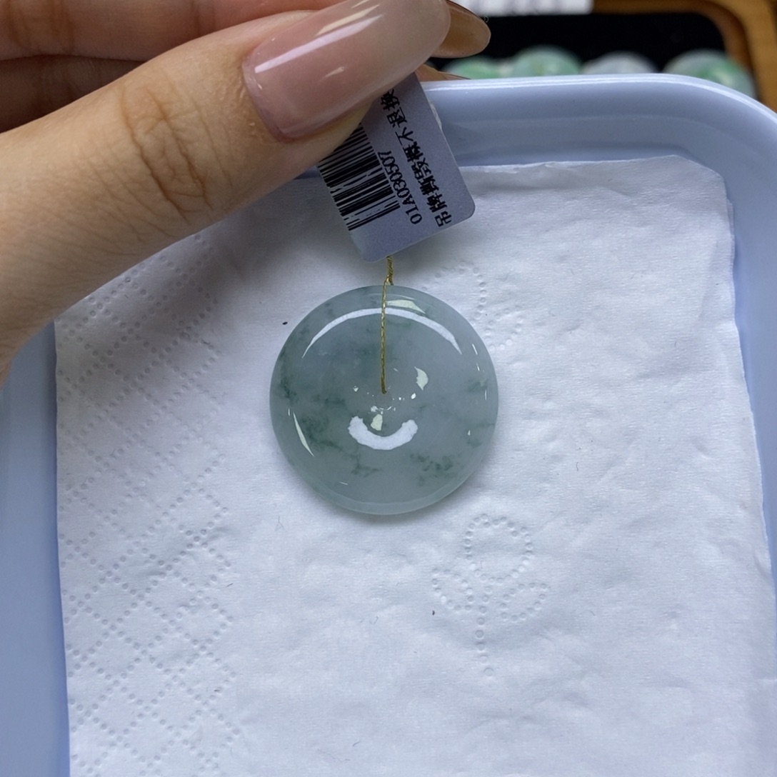 颈饰未镶嵌翡翠平安扣