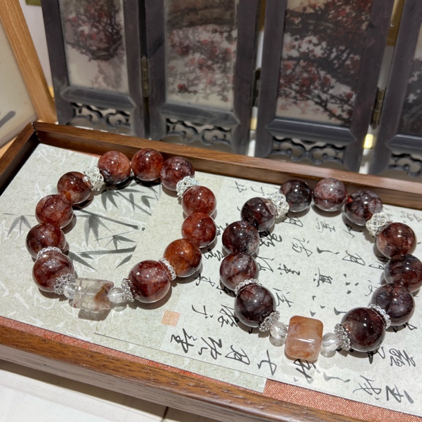 【月月家】P027天然水晶 原创牛血红胶花水晶手串 多样性发其一