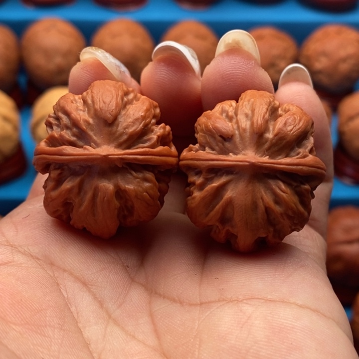 核桃精品文玩核桃手捻金瓜