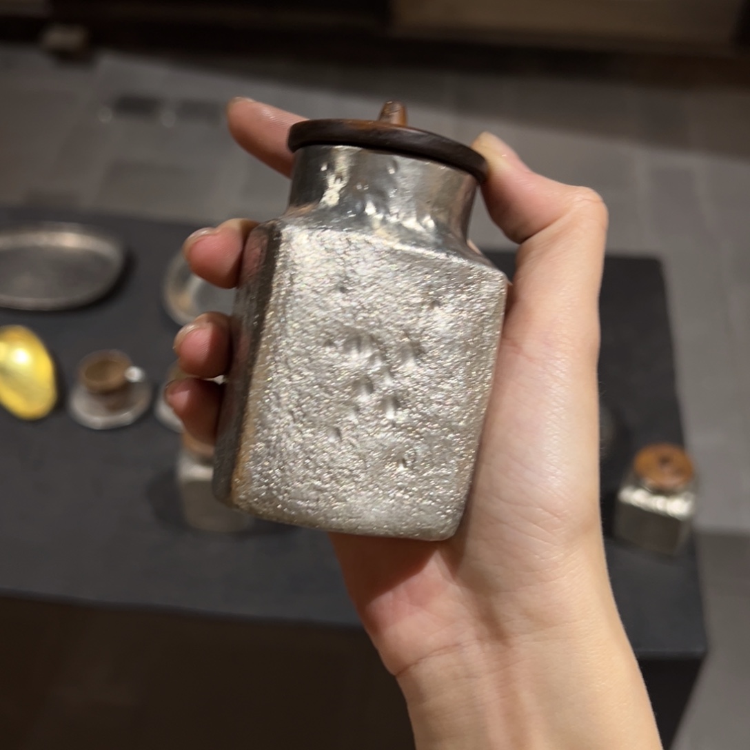 陶瓷。      陶瓷。    