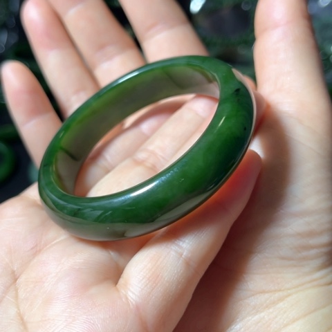 和田玉（碧玉）手镯未镶嵌