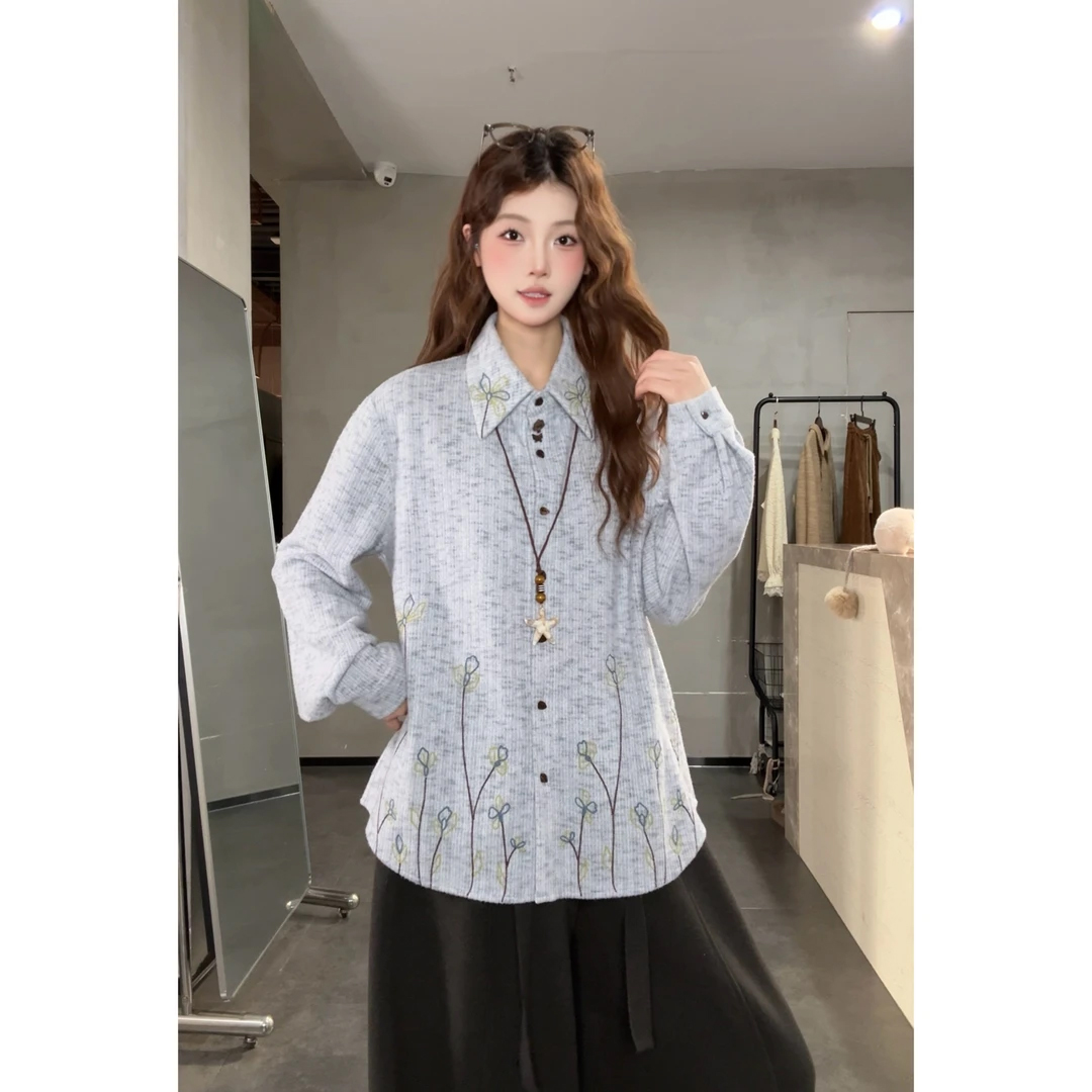 其实漂亮小衫上衣秋冬季设计感刺绣复古加厚晕染衬衫女款洋气衣服
