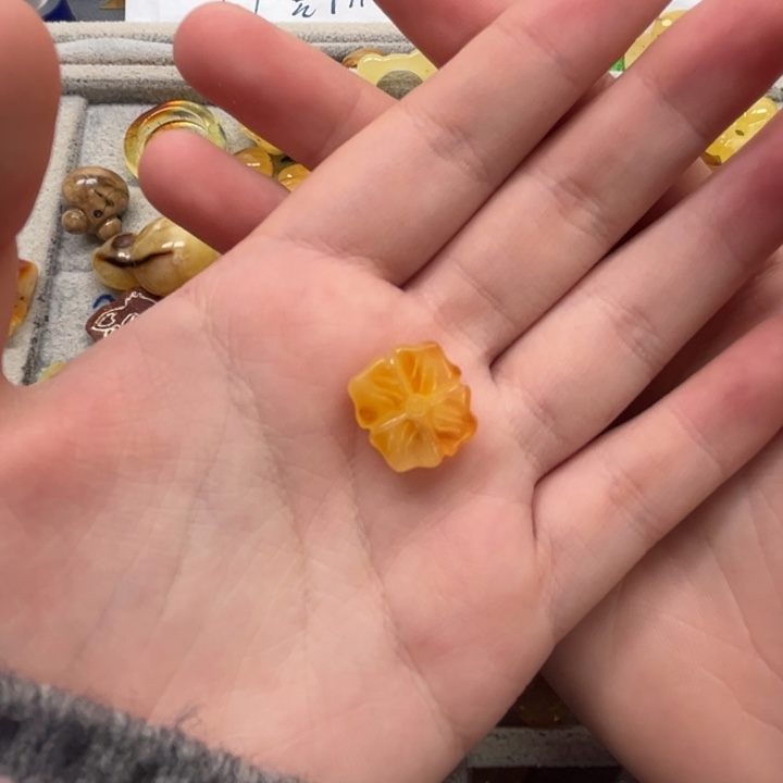 裸石琥珀未镶嵌我****儿天然蜜蜡配件