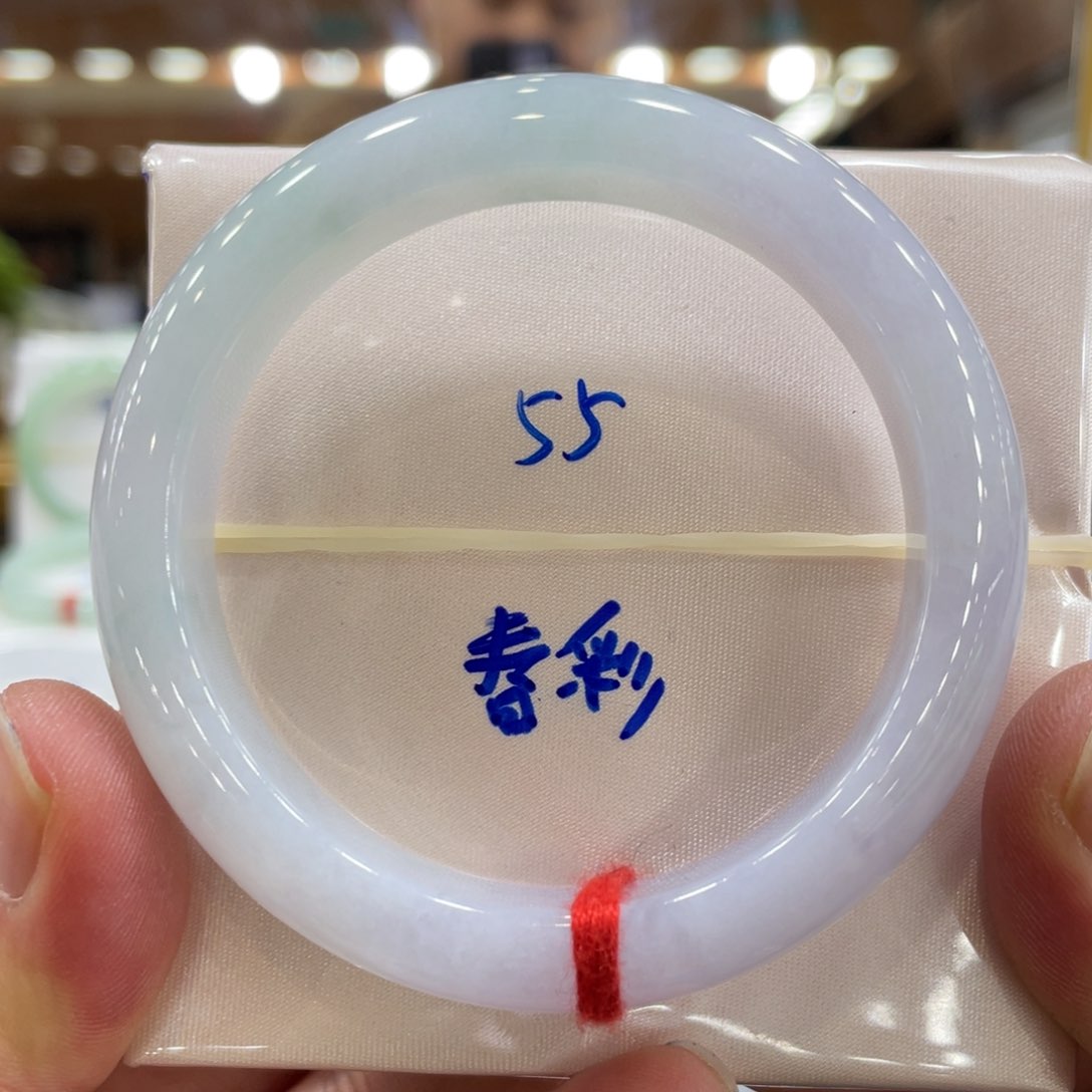 翡翠手镯未镶嵌翡翠