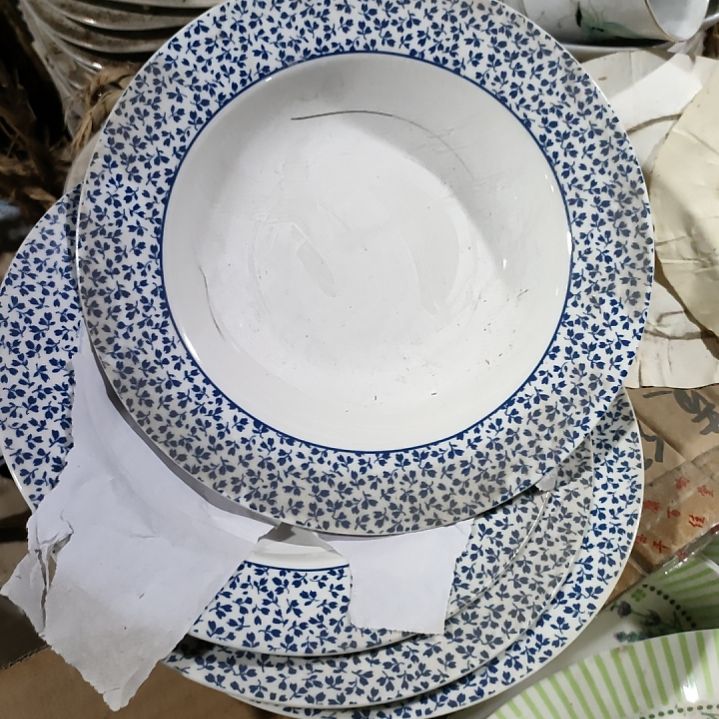 摆件陶瓷盘子碗啥都有