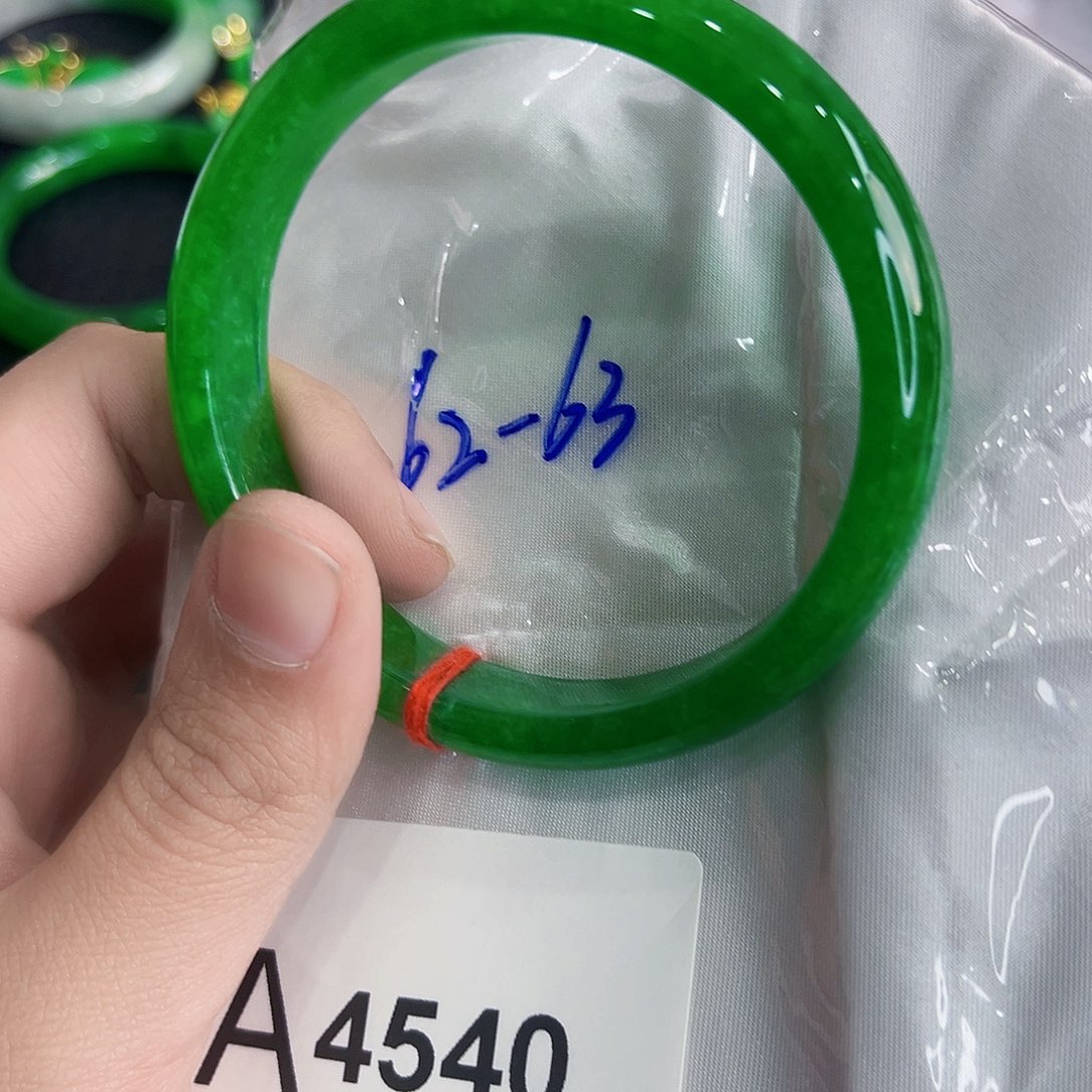 翡翠手镯未镶嵌e*多样性