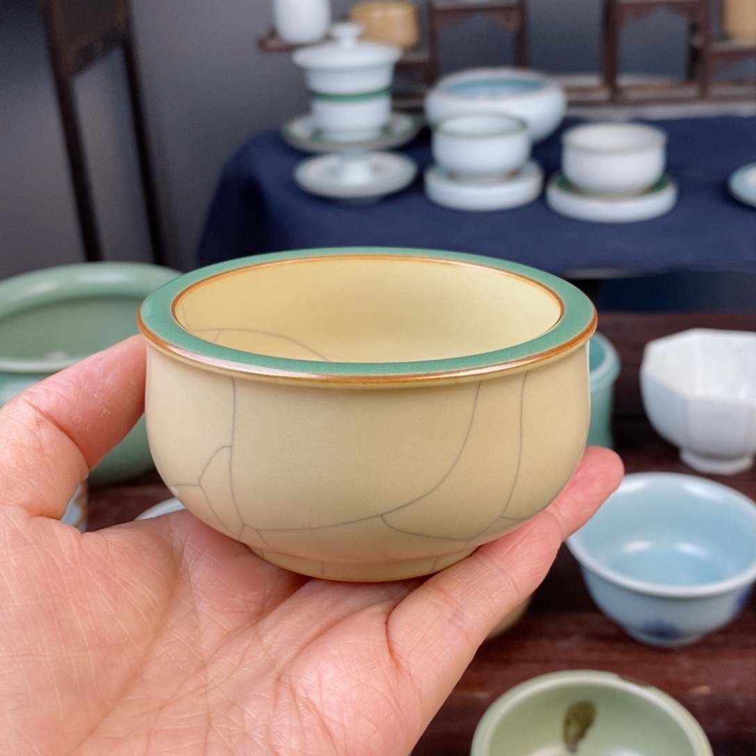 朱砂胎哥弟窑结合米黄结合梅子青 