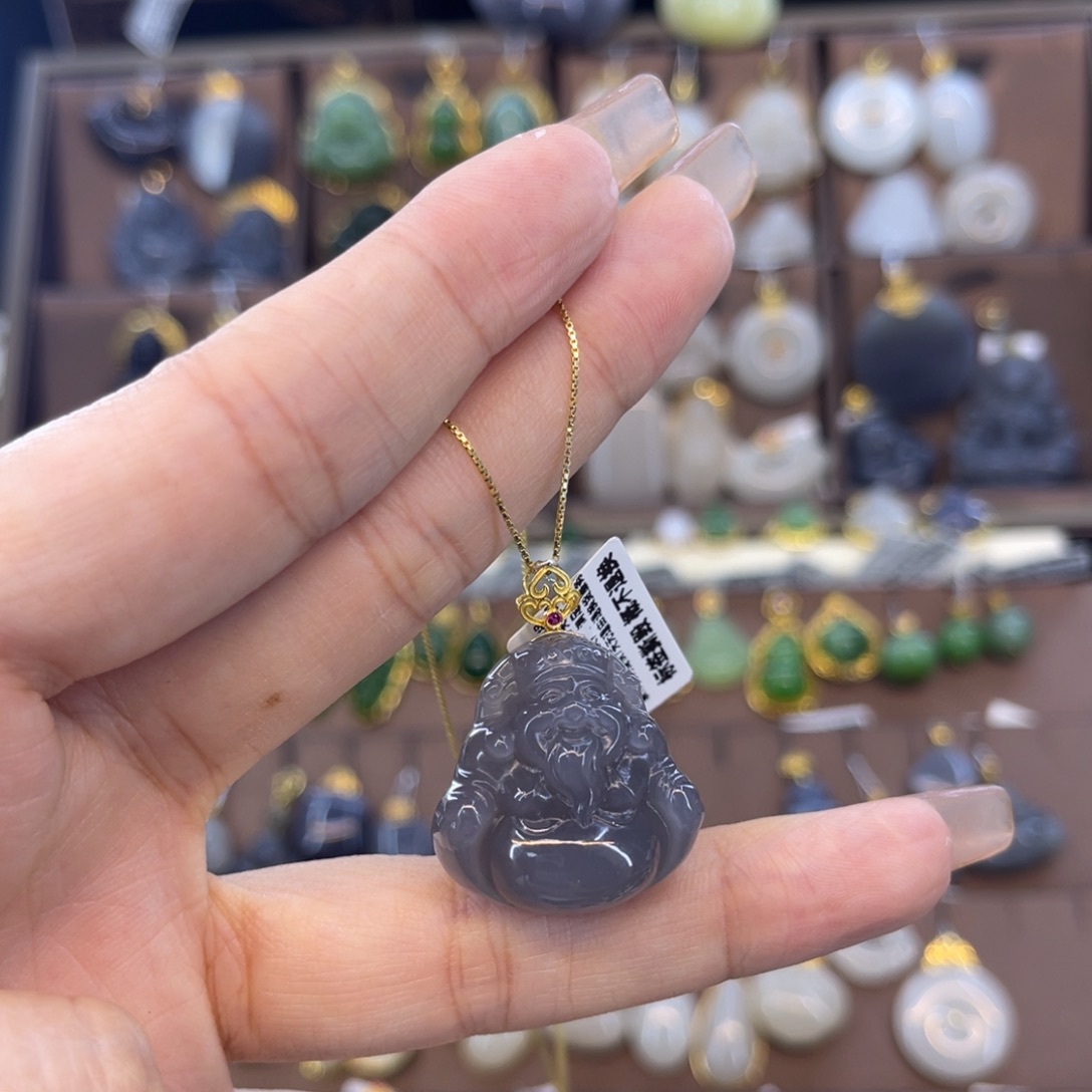 和田玉吊坠18K金镶嵌