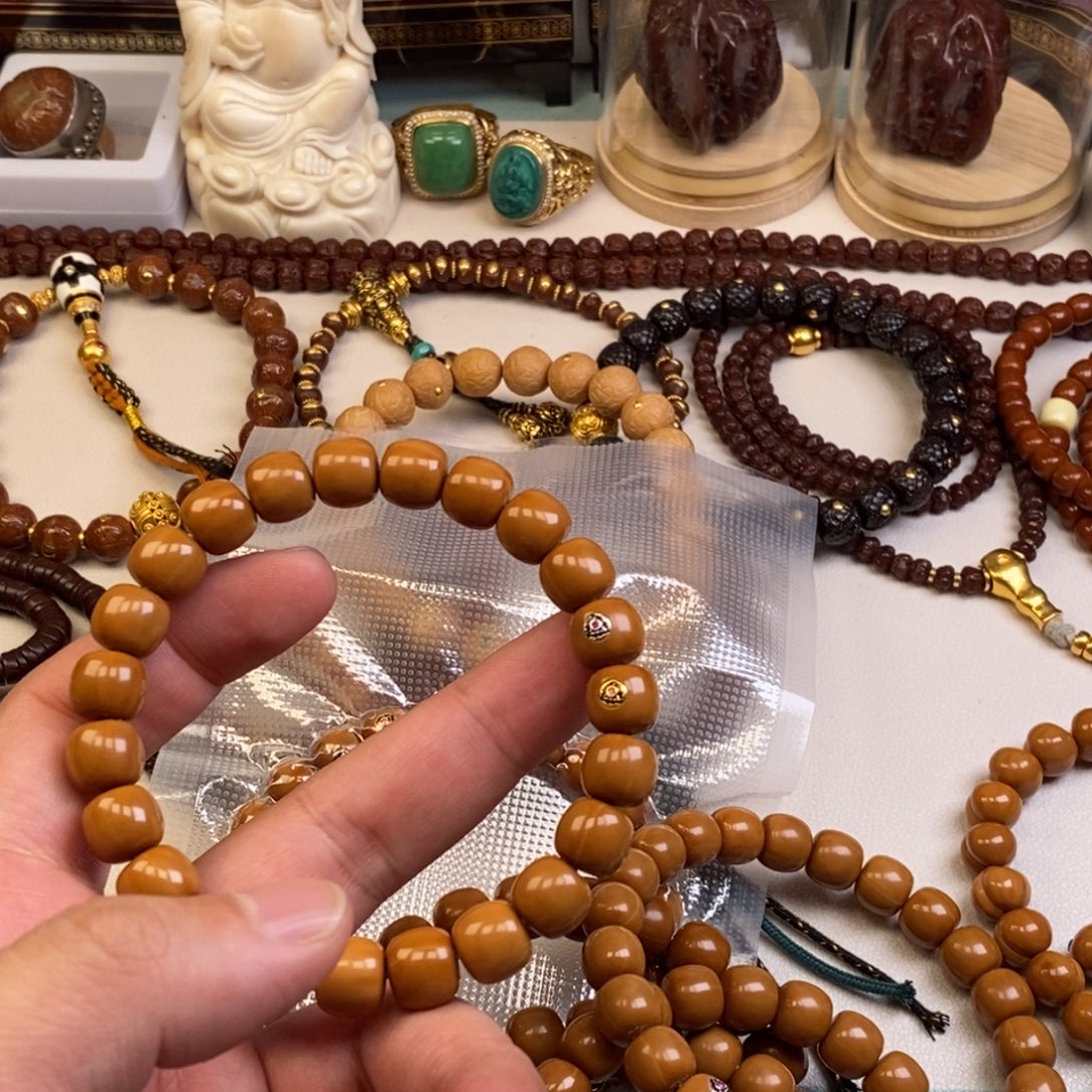 吊坠猴头核桃。。。。。。。。。。