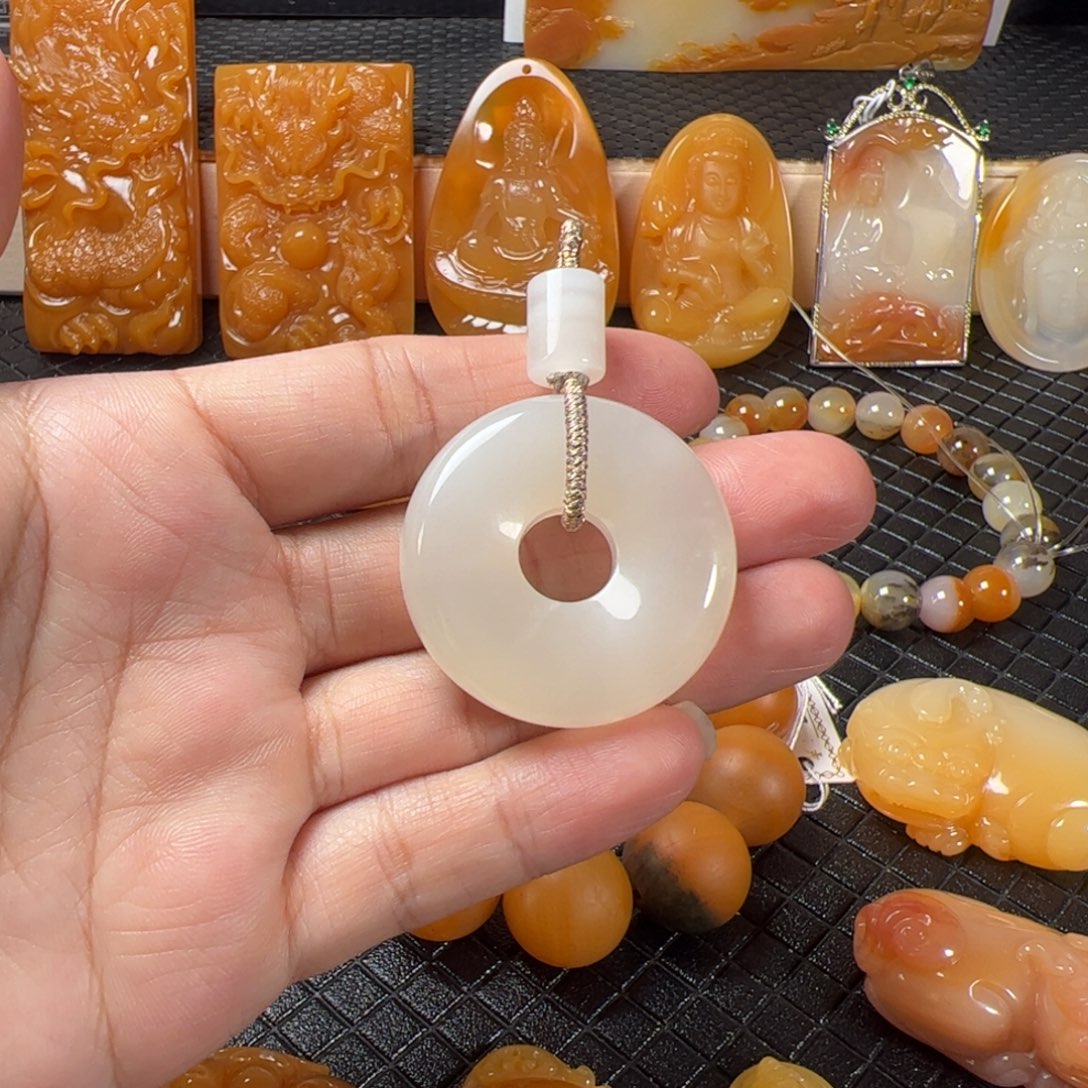 石英质玉（黄龙玉）项链合金