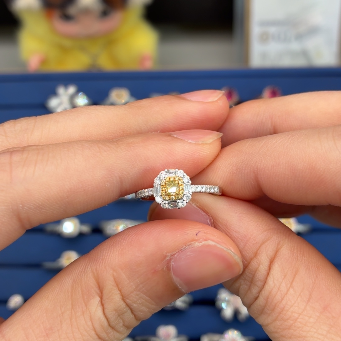 钻石18K金镶嵌戒指/指环黄钻戒指