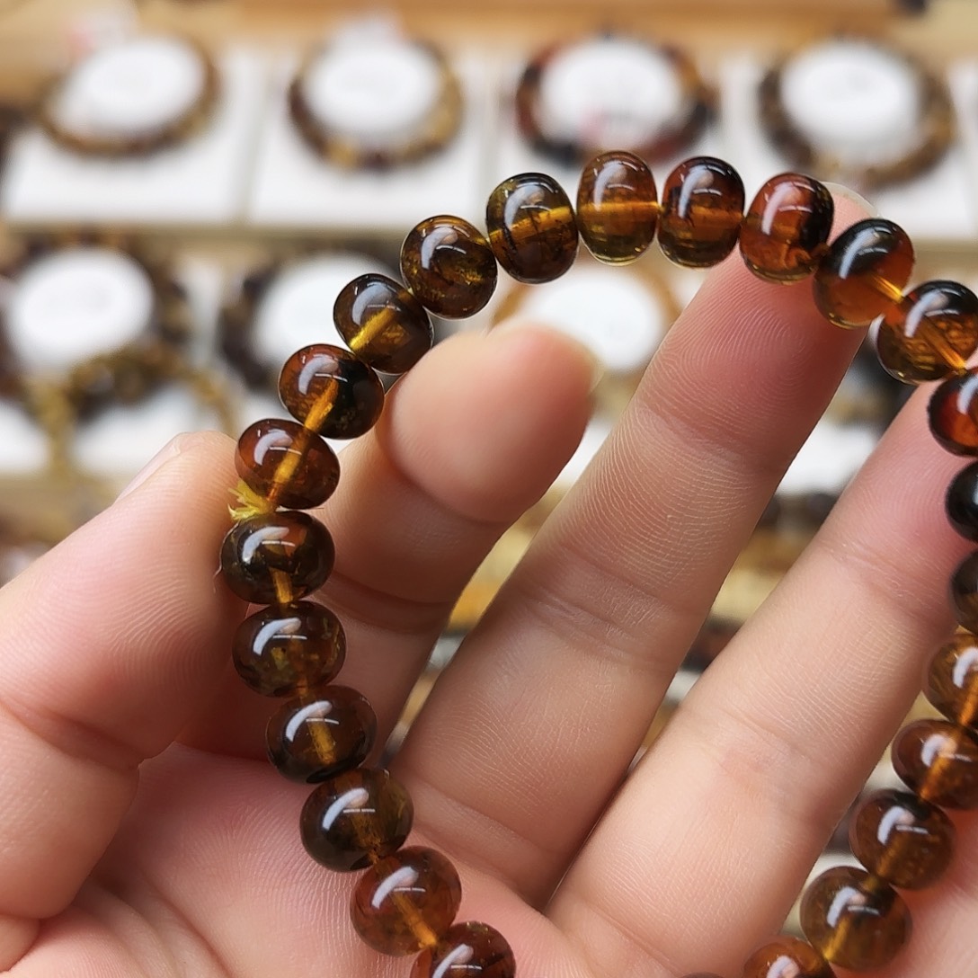 琥珀未镶嵌裸石九