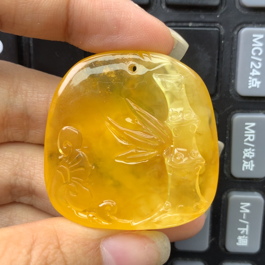 琥珀未镶嵌珠宝奇石