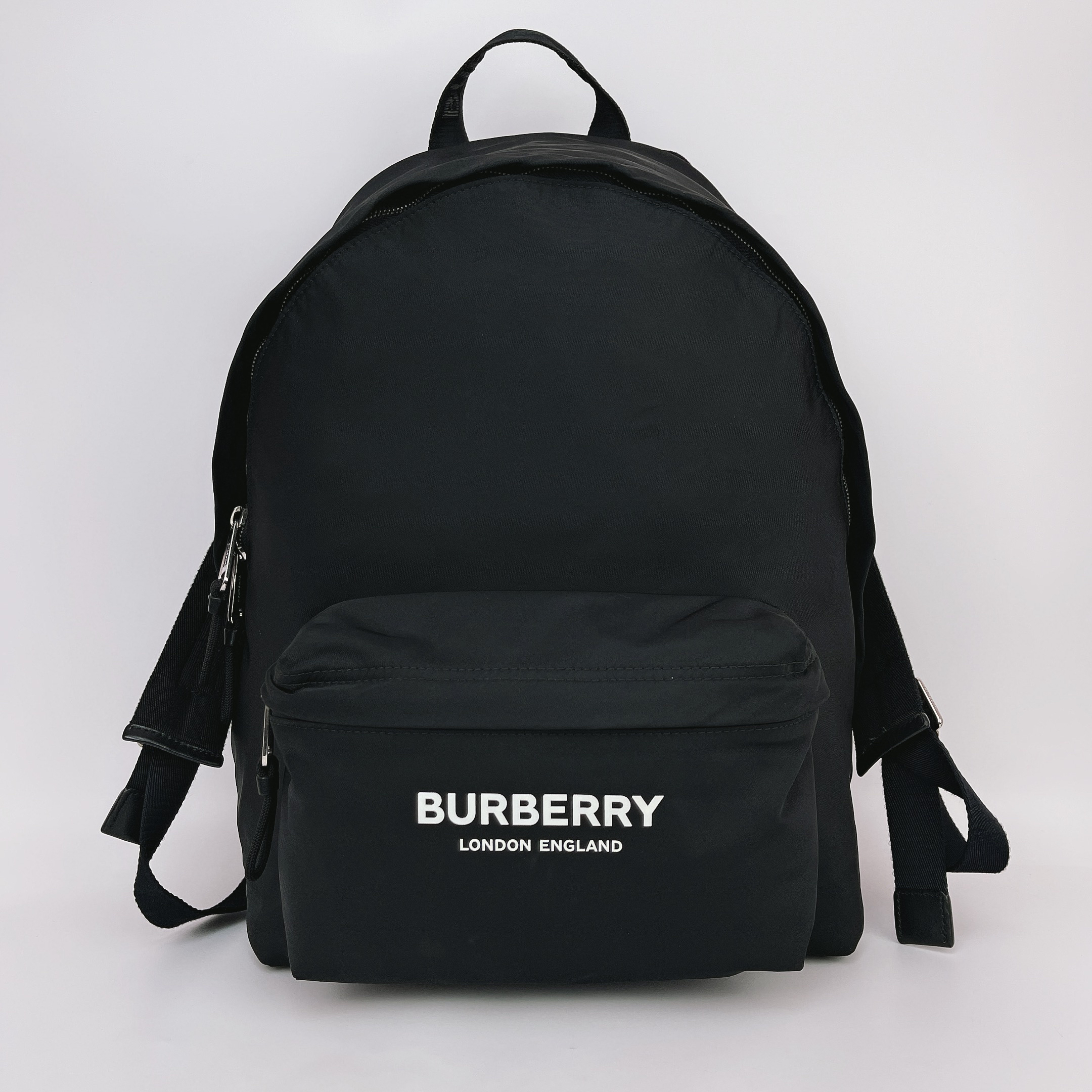 95新 BURBERRY/博柏利 博柏利 黑色帆布双肩包底长30 O280
