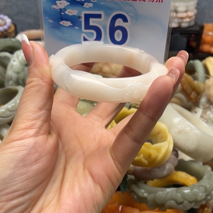 石英岩玉未镶嵌手镯
