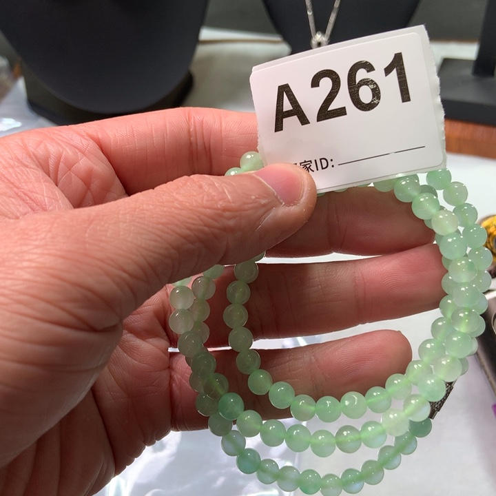 翡翠颈饰未镶嵌王*