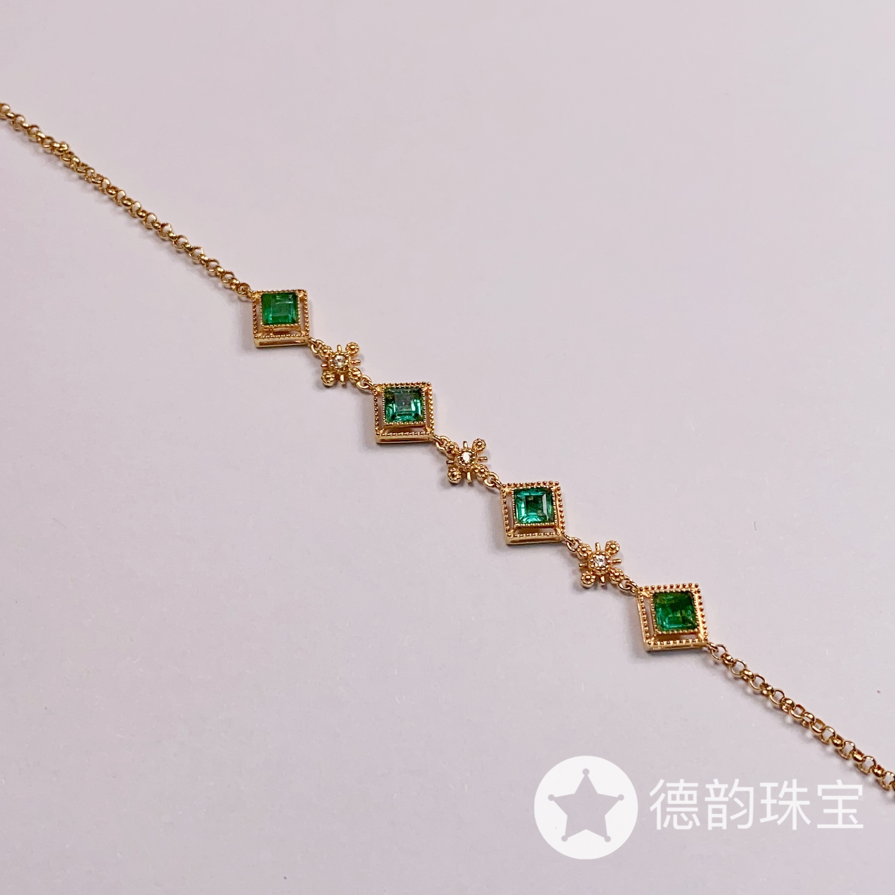 18K金镶嵌祖母绿手链