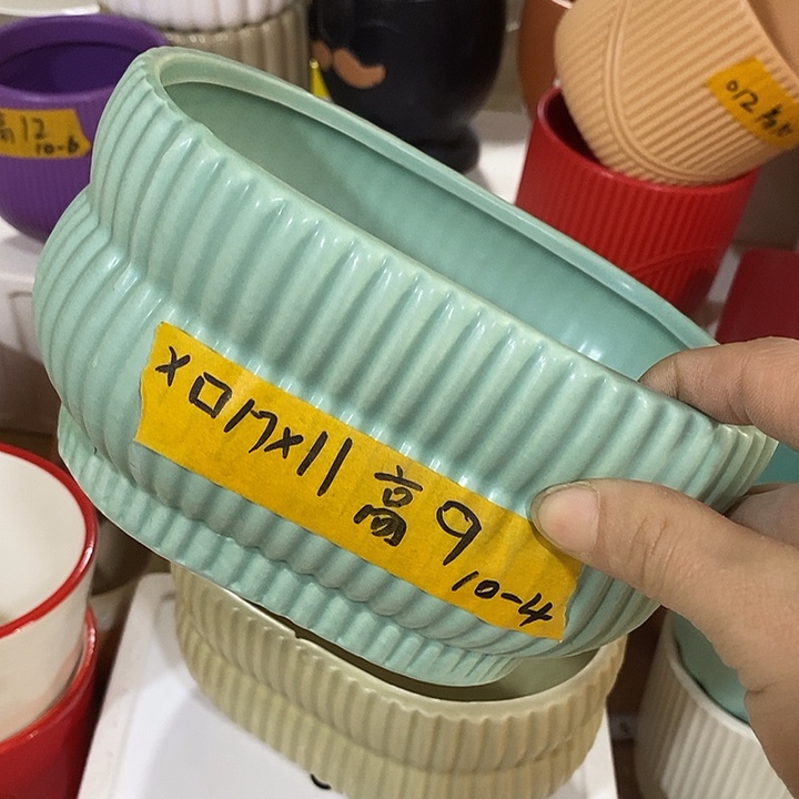 陶瓷花盆有孔 瑕疵介意勿拍 