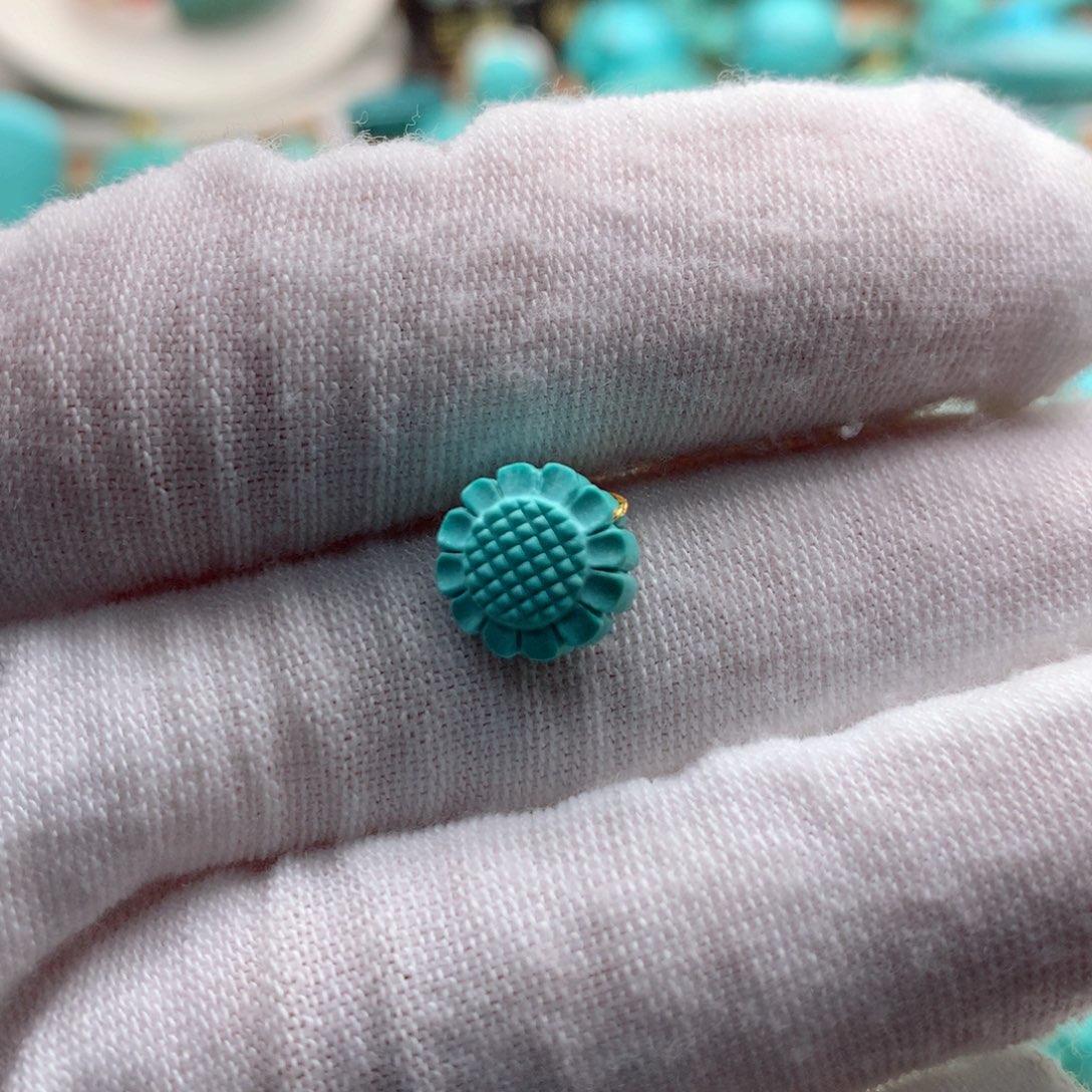 绿松石颈饰未镶嵌