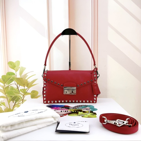 95新/普拉达/市场价18000/包包/250123MM0009