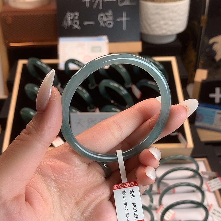翡翠未镶嵌手镯54-55圈口