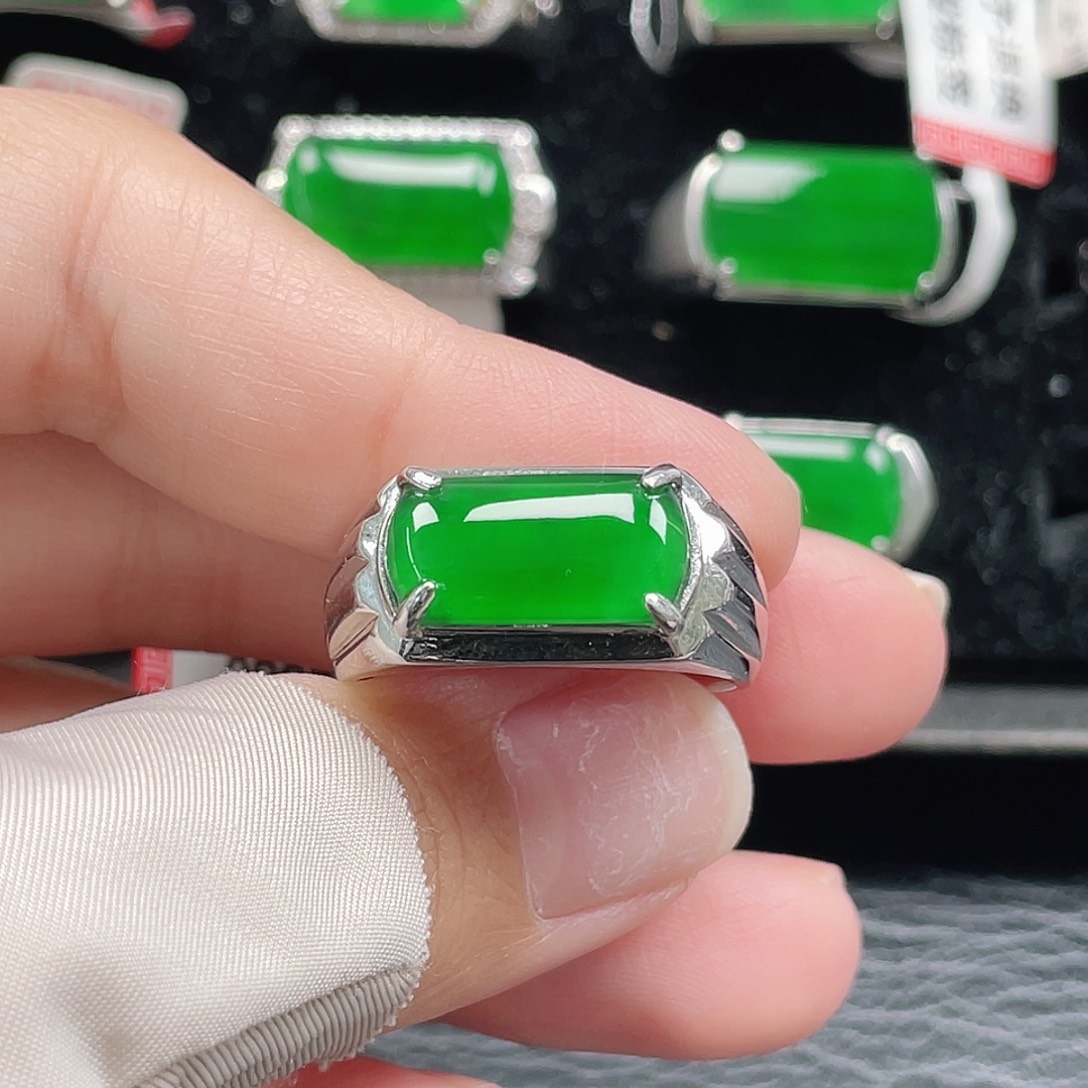 翡翠银S925镶嵌戒指天然A货翡翠没运费险3930