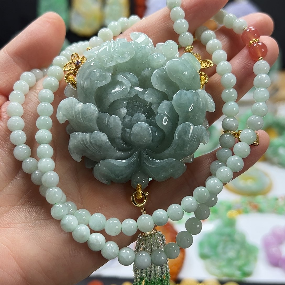 翡翠未镶嵌颈饰吊坠