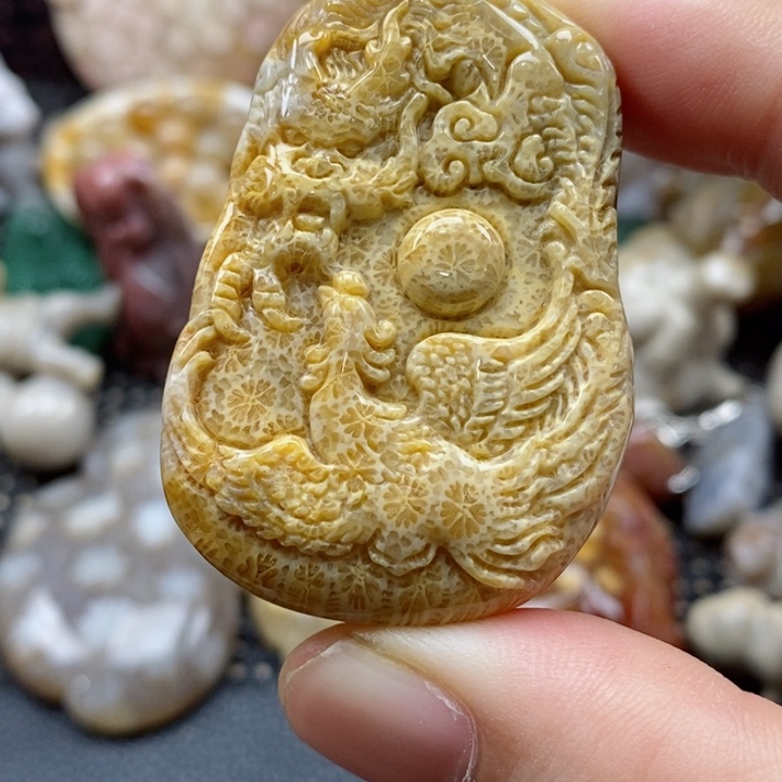 硅化珊瑚（珊瑚玉）颈饰未镶嵌