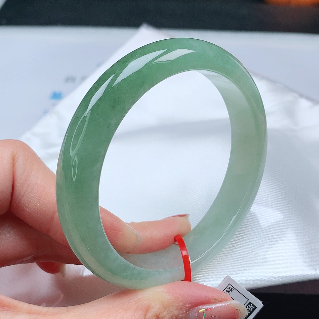 翡翠手镯未镶嵌58圈