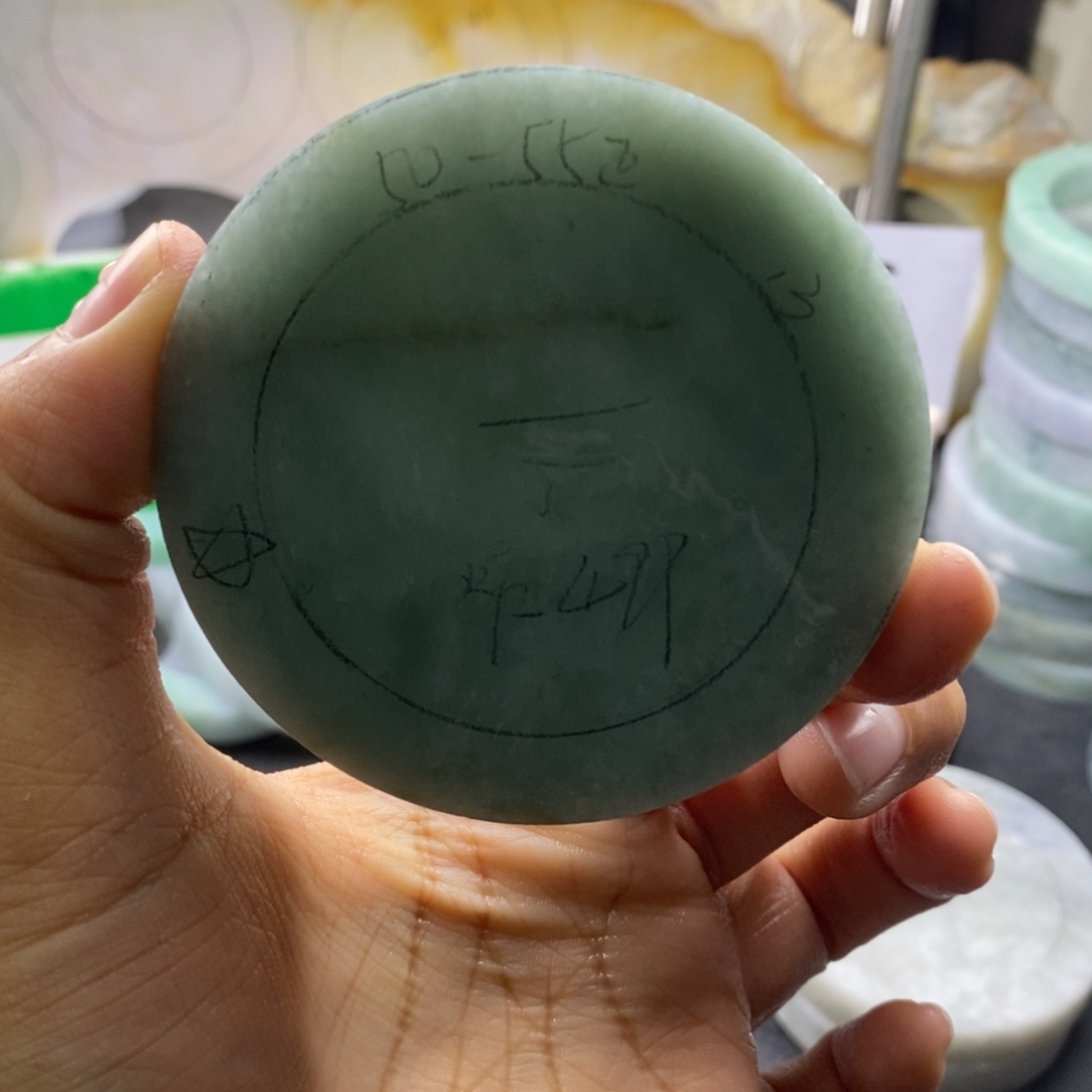 定制翡翠未镶嵌翡翠手镯