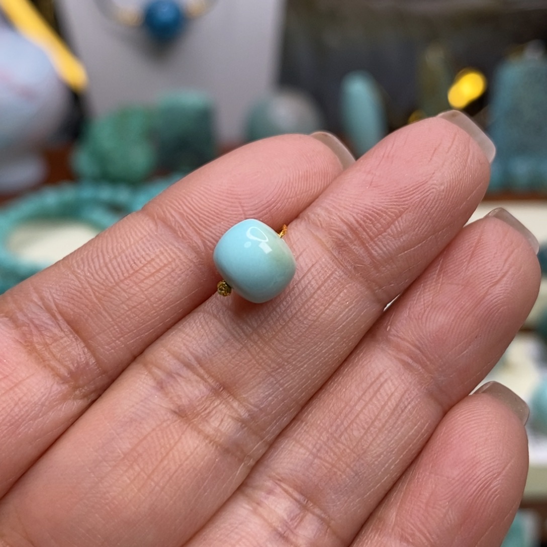 绿松石未镶嵌珠宝奇石7.7×6.7