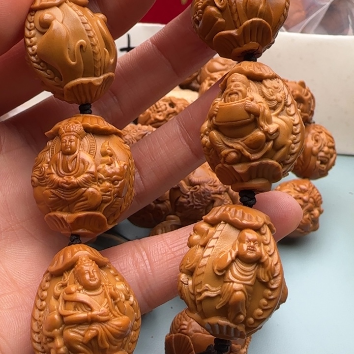 橄榄核手串雕刻工艺