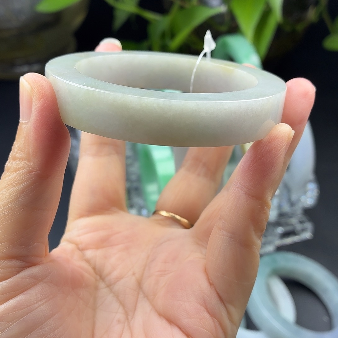 未镶嵌翡翠手镯定制翡翠