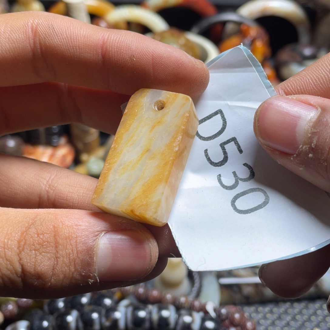 和田玉（糖玉）挂件未镶嵌