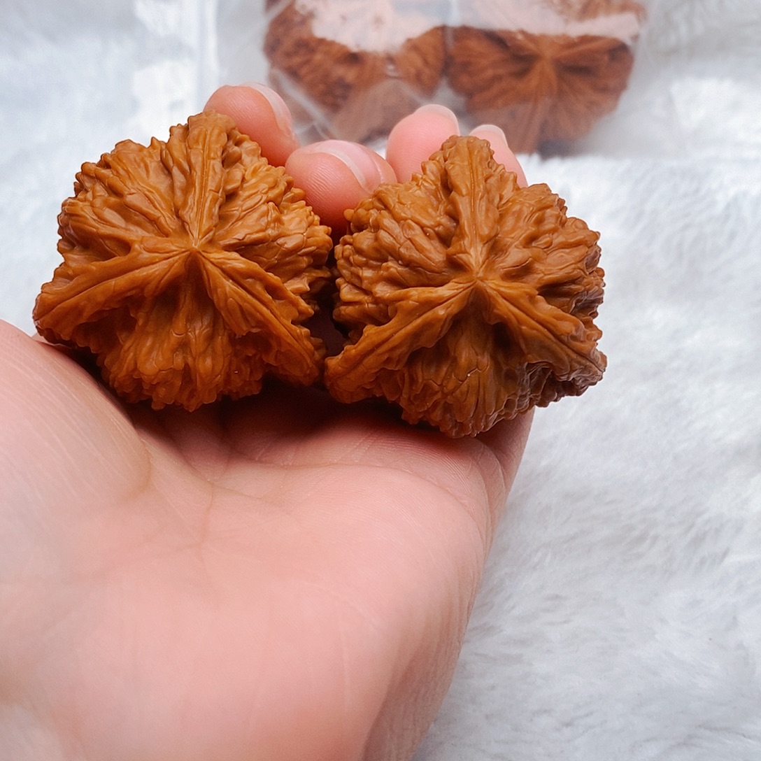 冰***美文玩核桃吊坠三棱