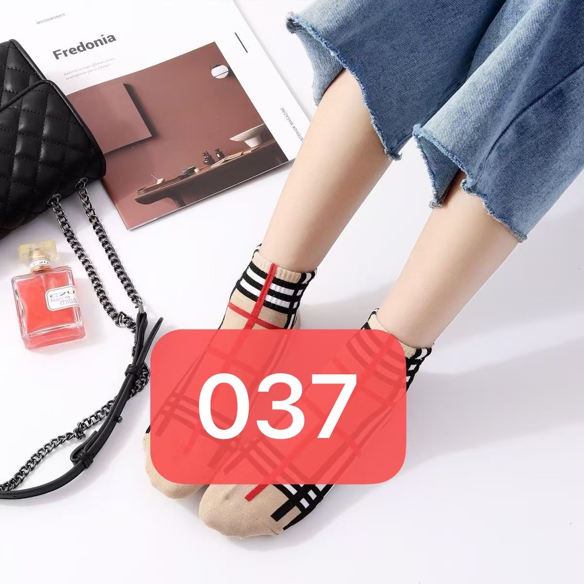 三双-布琳阁 复古格子袜