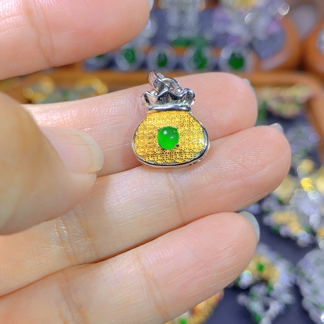 翡翠颈饰银S925镶嵌天然翡翠