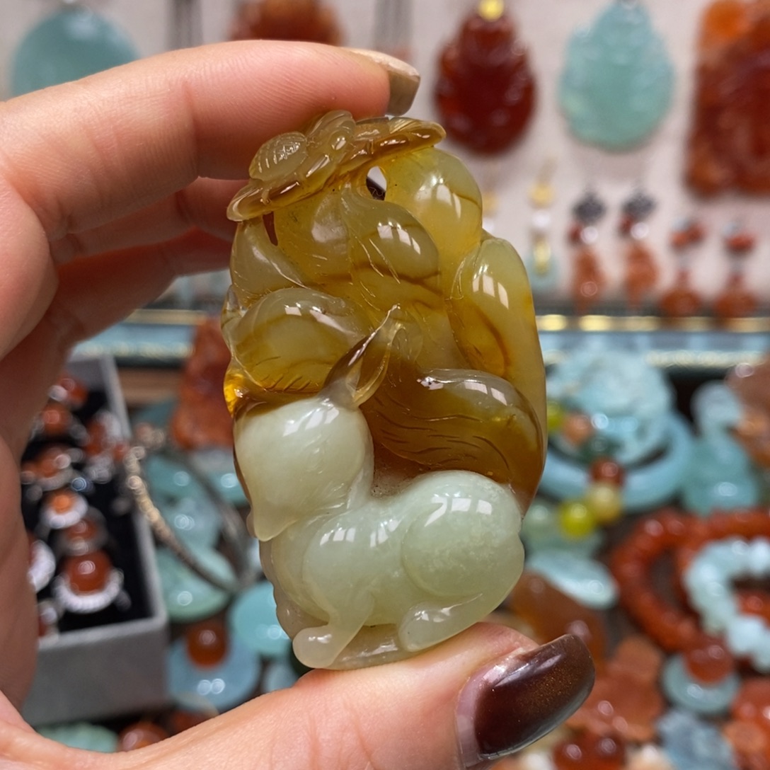 K***乐蛇纹石玉未镶嵌颈饰