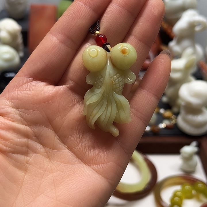 蛇纹石玉吊坠未镶嵌