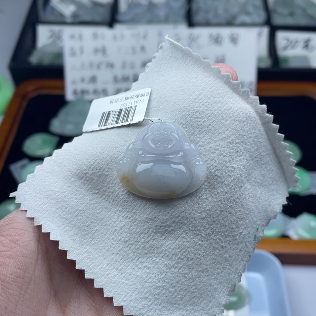 翡翠颈饰未镶嵌佛公