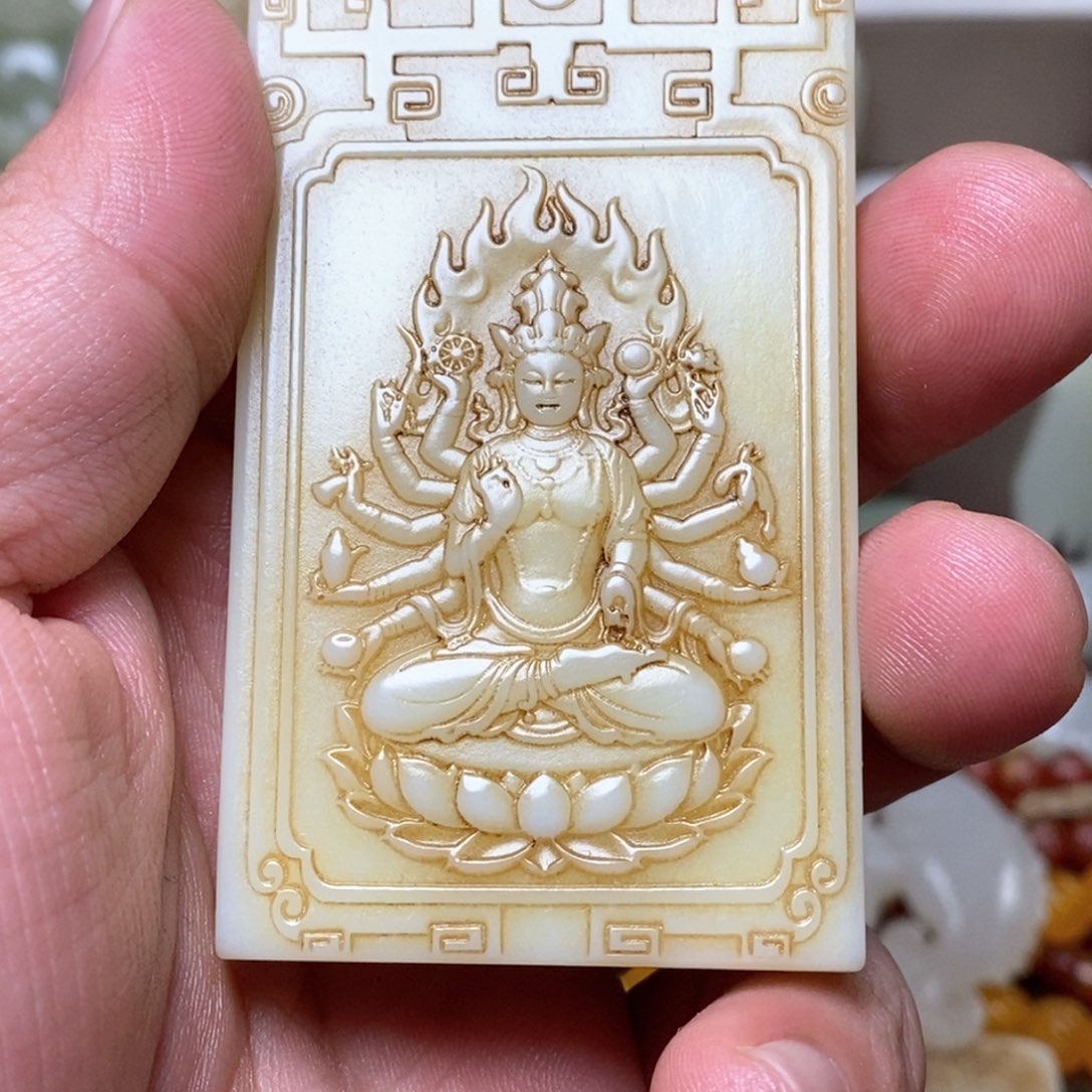 和田玉颈饰未镶嵌万**心